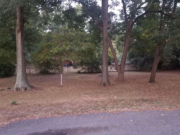 3rd image of 818 Cleveland Ave