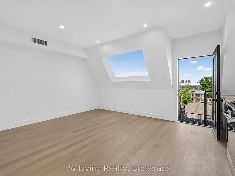96 Belgravia Ave — Photo 25