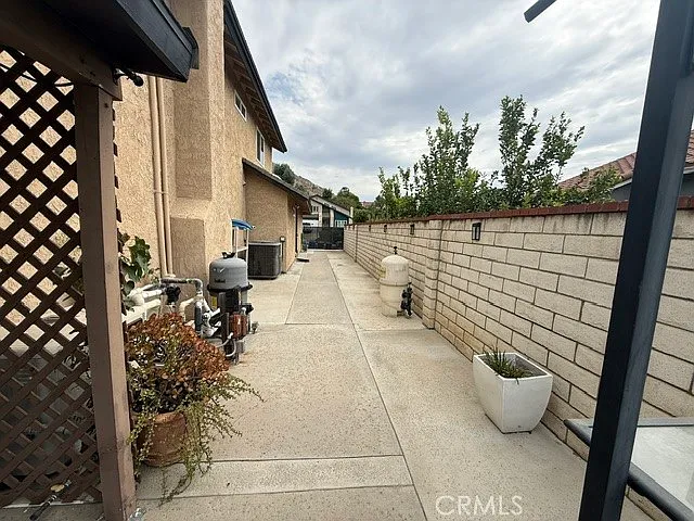 23058 Peacock Ct — Photo 29