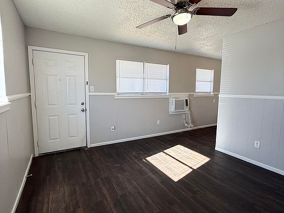 4th image of 922 44th St
