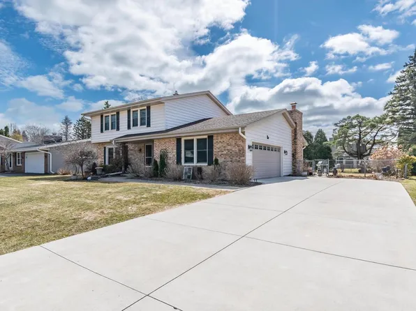 1017 Hialeah DRIVE, Racine, WI 53402