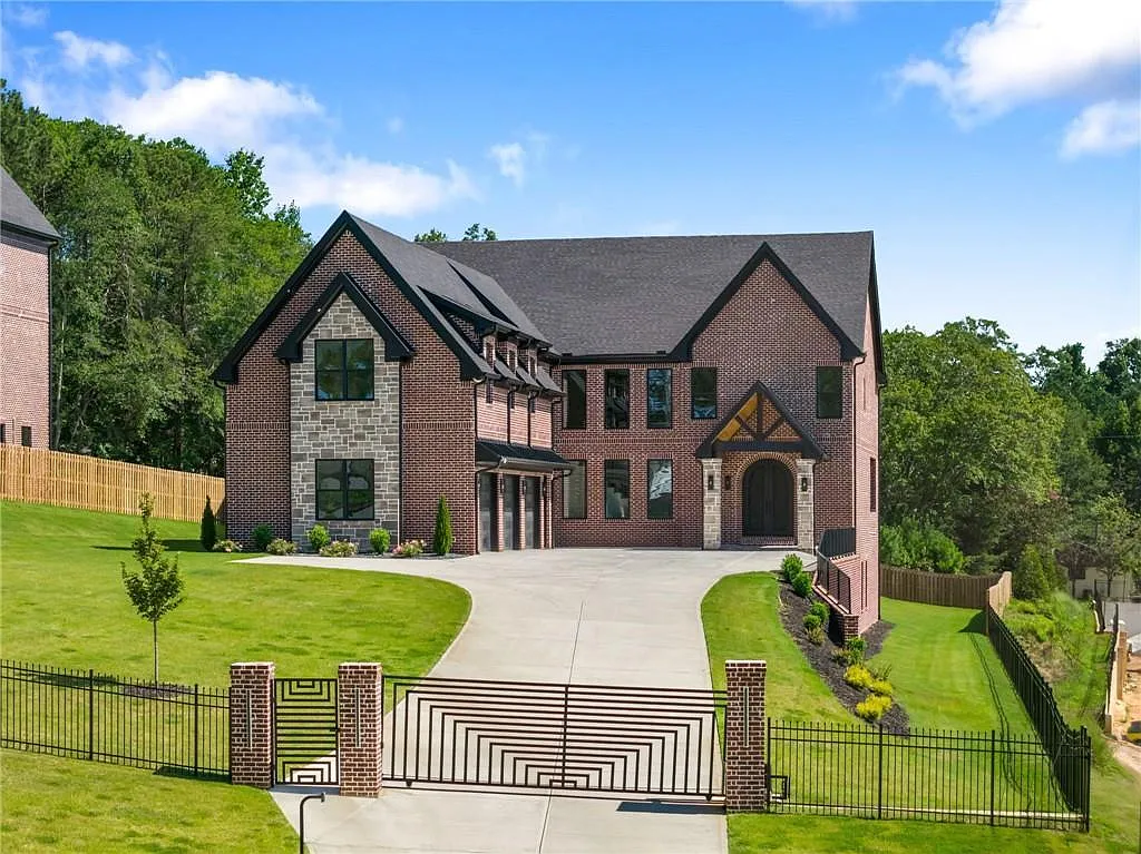 5 bed, 7.0 bath, 10273 sqft, $12,000 — Photo 3