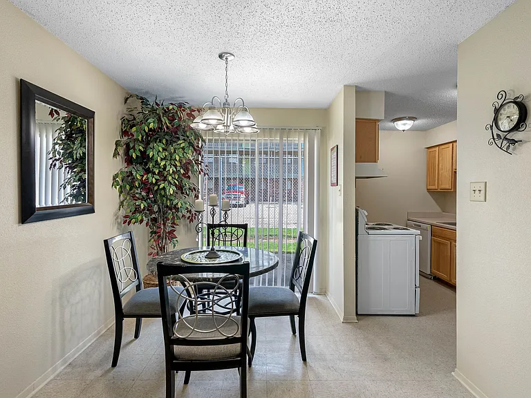 Park East Apartments — Photo 10