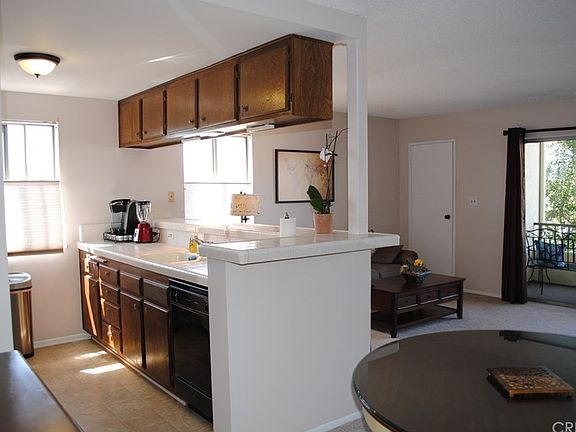 3rd image of 420 Redondo Ave Unit 201