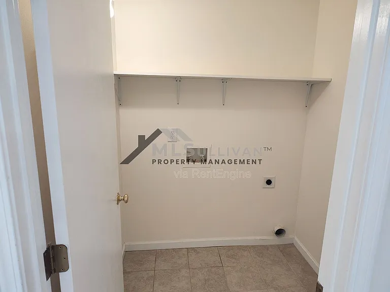 308 Lakeshore Dr — Photo 8