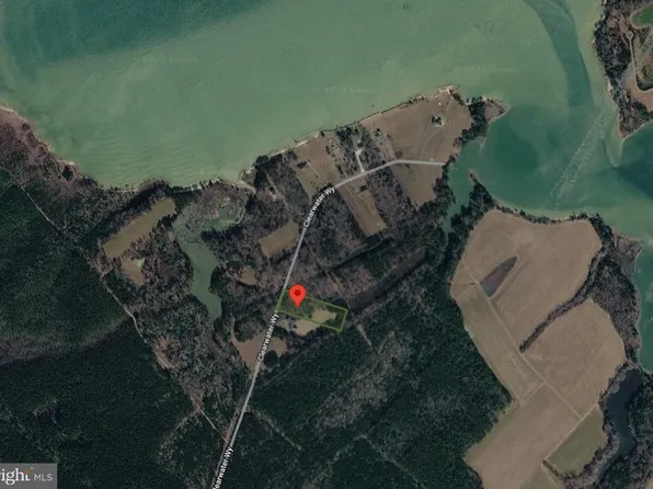 26 Clearwater Way, Belle Haven, VA 23306