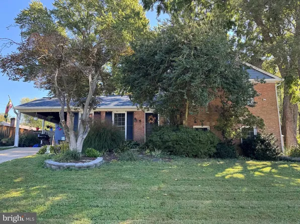 9 Bel Pre Ct, Rockville, MD 20853