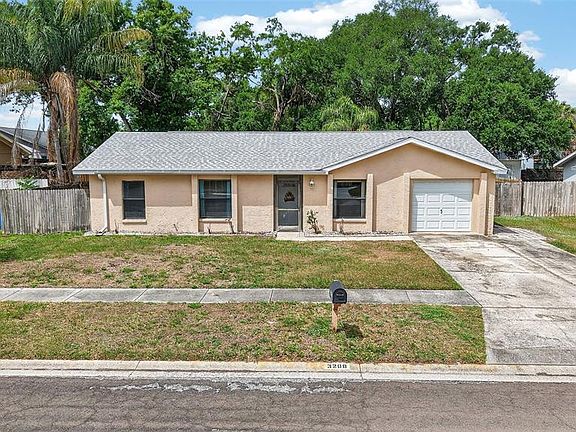 3rd image of 3208 Acapulco Dr
