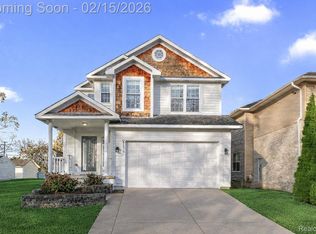 2136 Brock St, Keego Harbor, MI