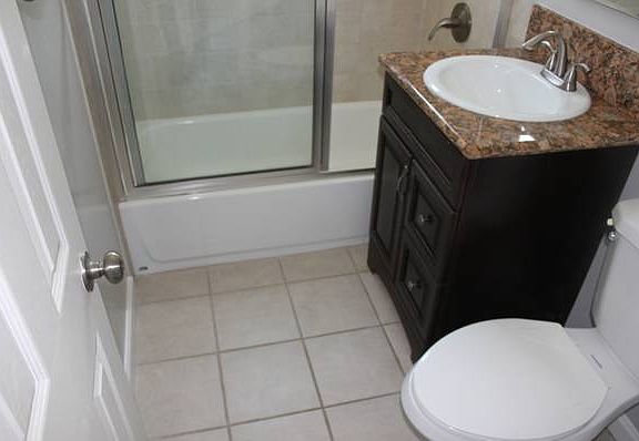 2nd image of 1042 Almanor Ave