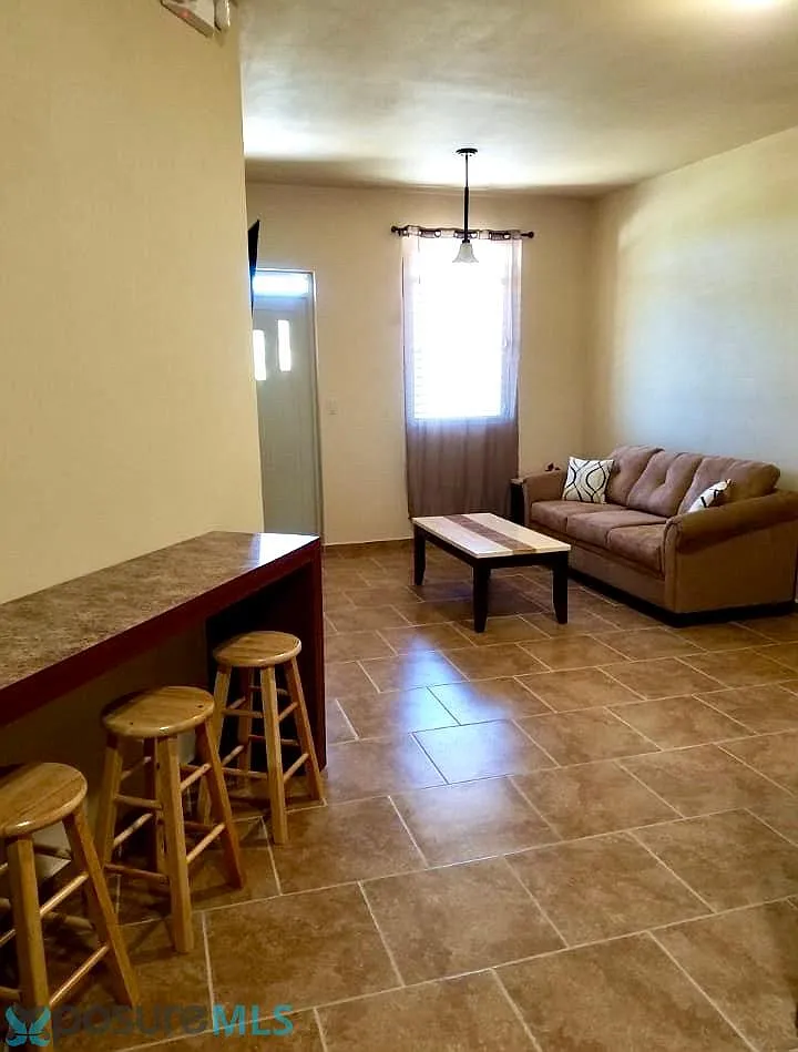 1 bed, 1.0 bath, 800 sqft, $1,400 — Photo 2