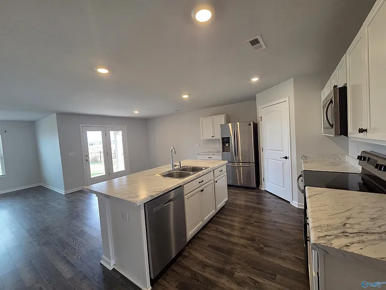 147 Tobin Ln — Photo 3