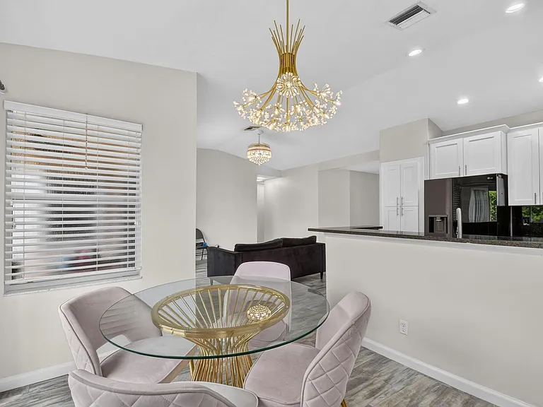 208 Caribe Ct — Photo 14