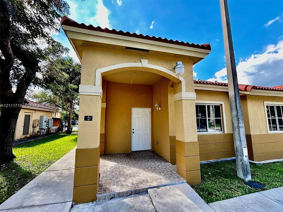 156 NE 13th Ave #25