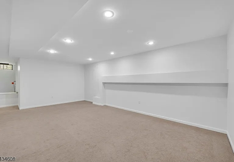 63 Albert Ct — Photo 27