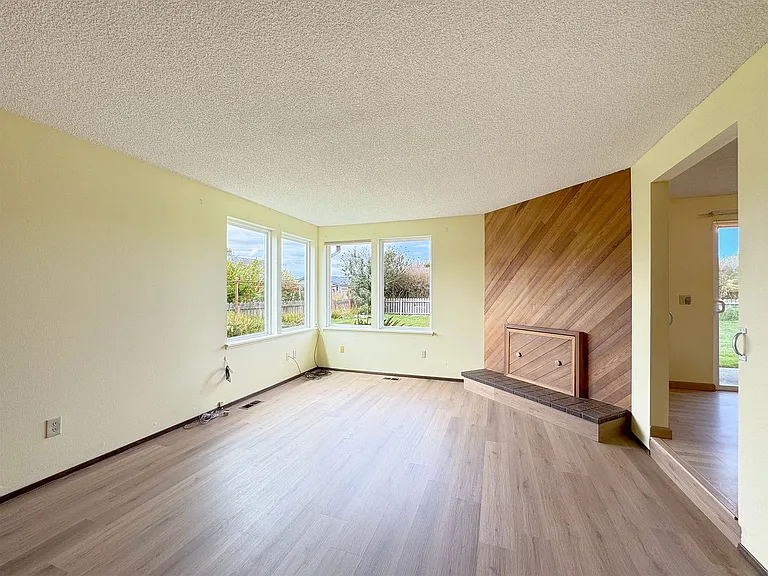 41 McLaughlin Rd — Photo 4