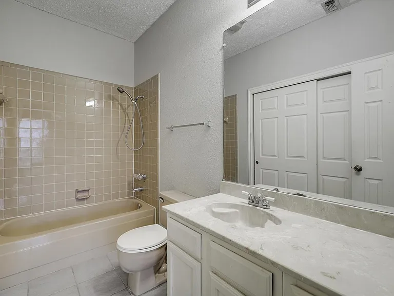 4800 W Lovers Ln #521 — Photo 12