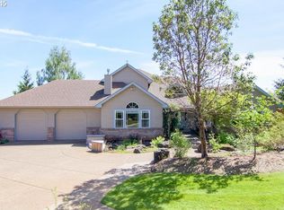 10459 NE Fox Farm Rd, Dundee, OR 97115