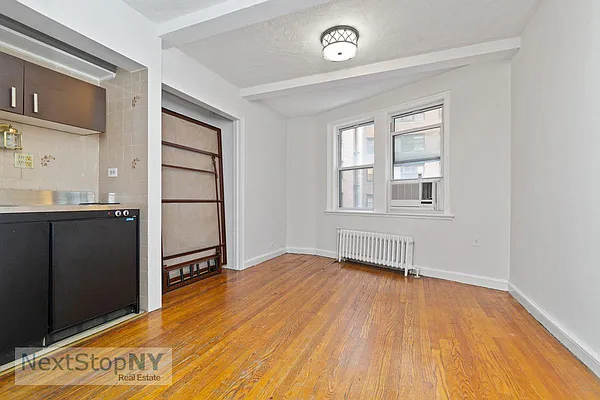 Rented by NextStopNY | media 19