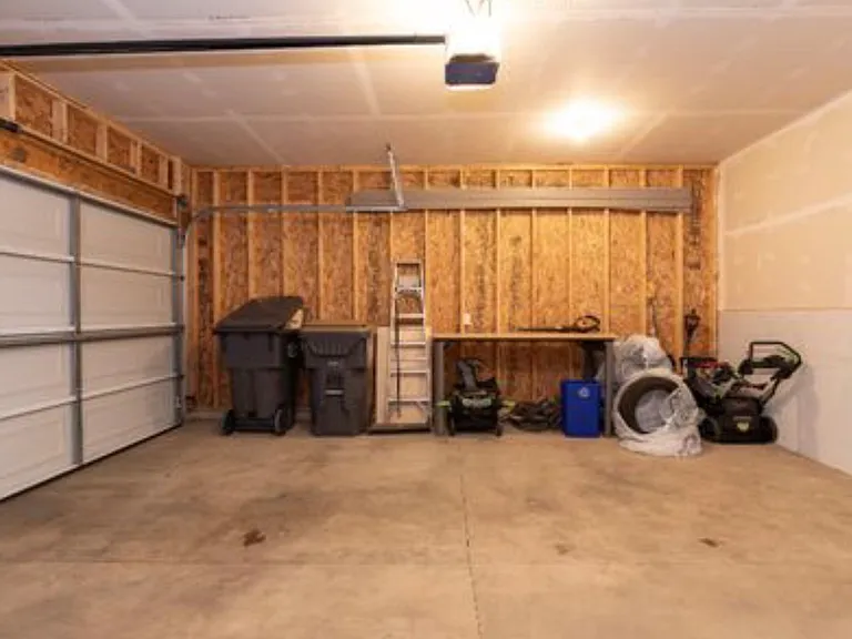 1205 Gardner Pond Ln — Photo 38