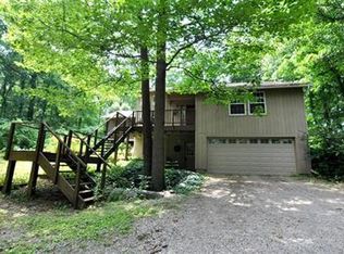 2001 Crooked Lake Rd, Chelsea, MI 48118