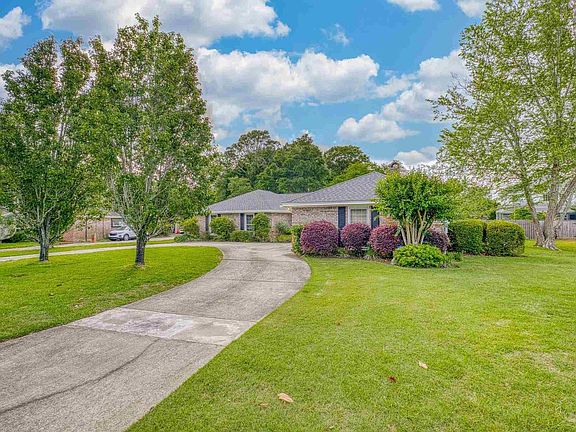 3rd image of 3725 Barnwell Cir