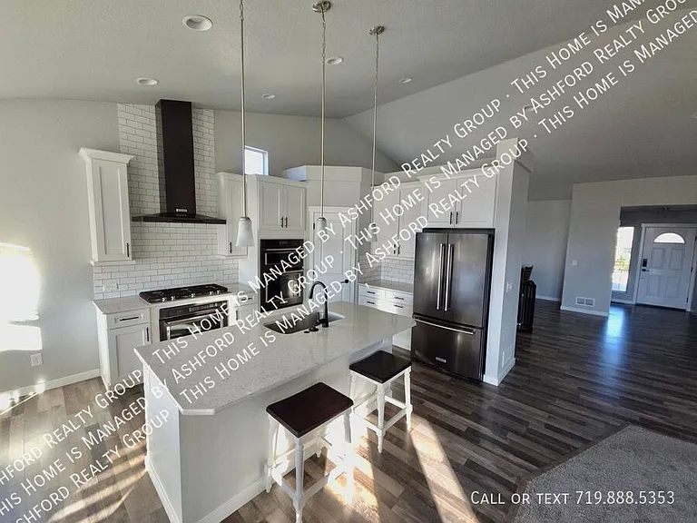 16596 Hallmark Trl — Photo 4