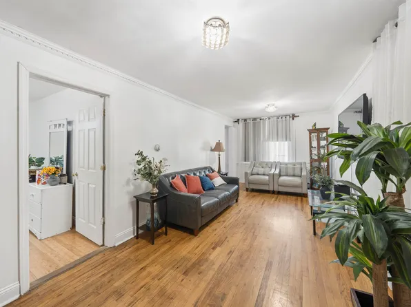 4616 Meadowview Avenue image 9 of 29