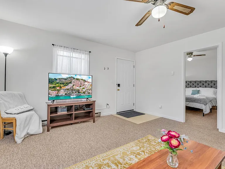 19 Limox Ln #B — Photo 14