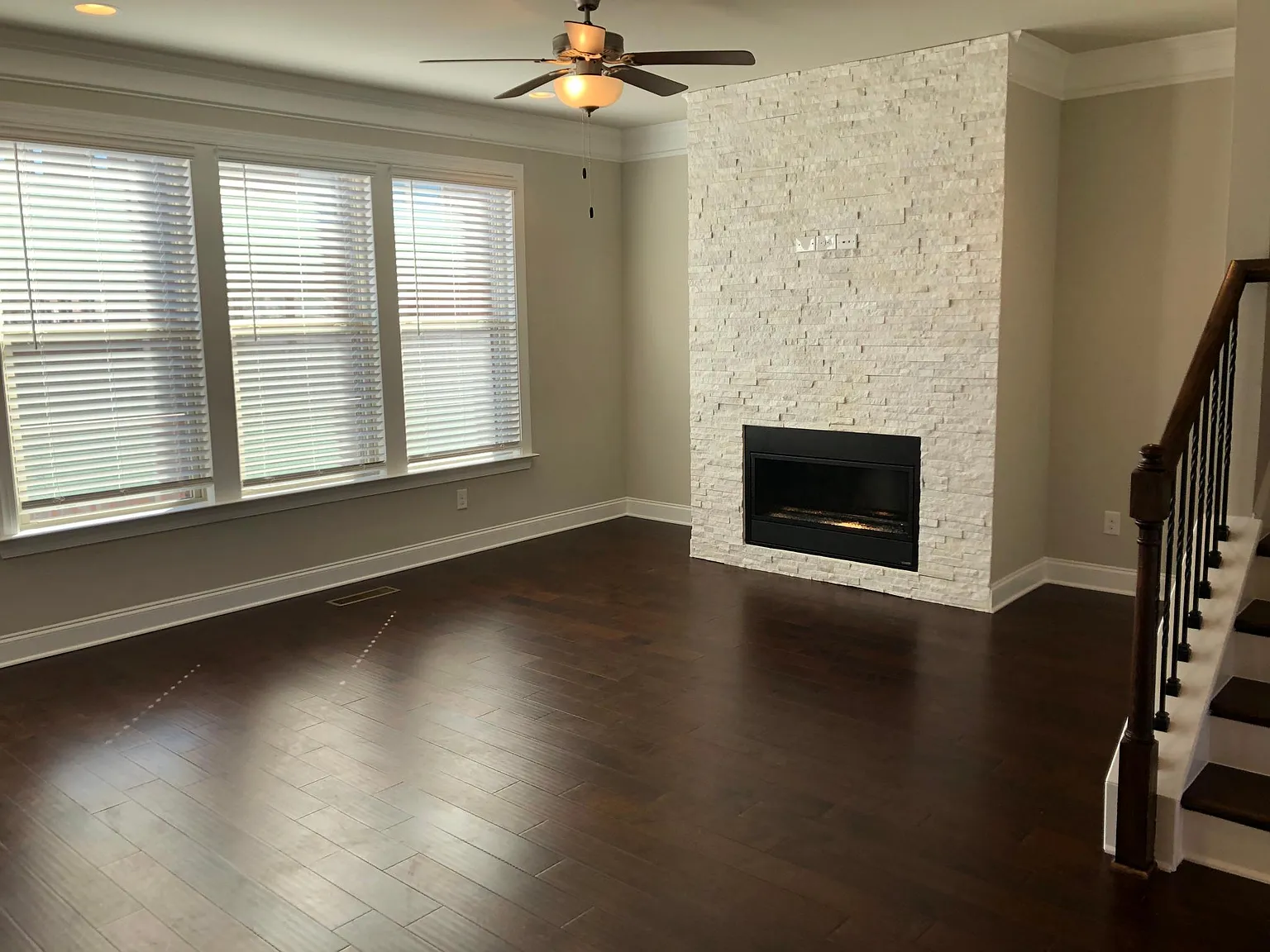 4 bed, 3.5 bath, 2404 sqft, $3,950 — Photo 4