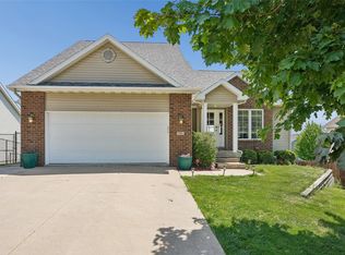 302 N 15th St, Indianola, IA 50125