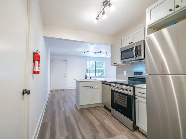 West Gate Apartments, 130 N Market St APT F, Hatfield, PA 19440