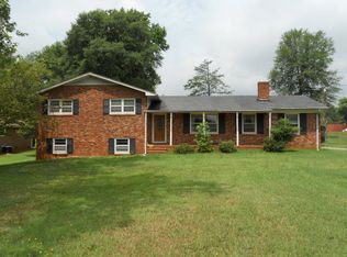 210 Kenneth Dr, Boiling Springs, SC 29316