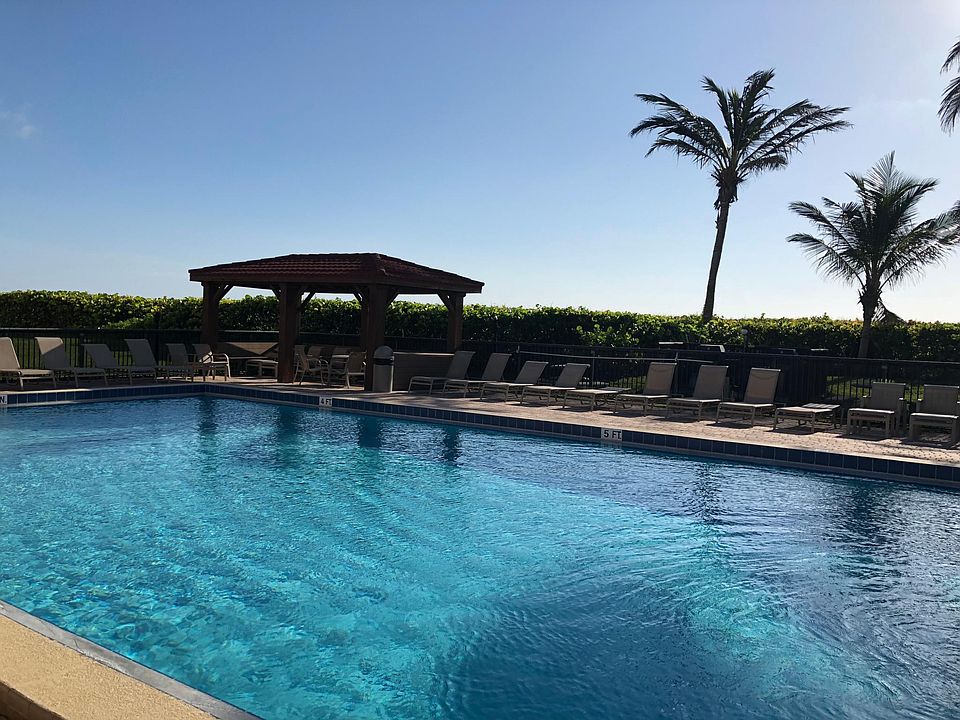 private pool & direct oceanfront