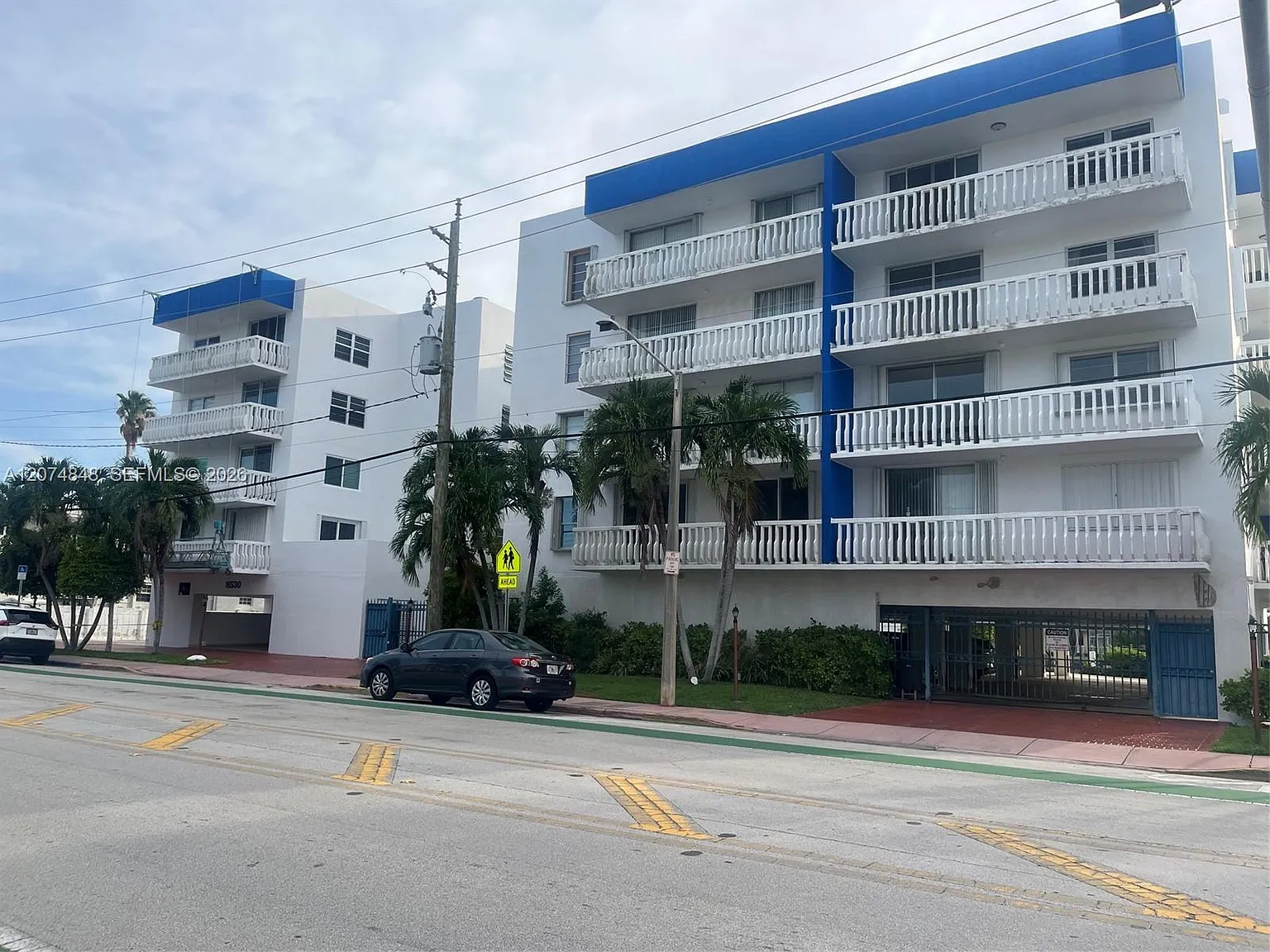 Colonnade Bay Condo — Photo 1