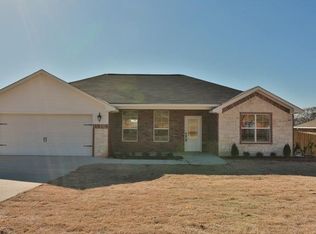 404 Mission Crest Cir, Lindale, TX 75771