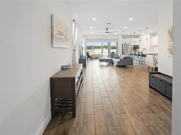 961 Grand Wildmere Cv — Photo 5