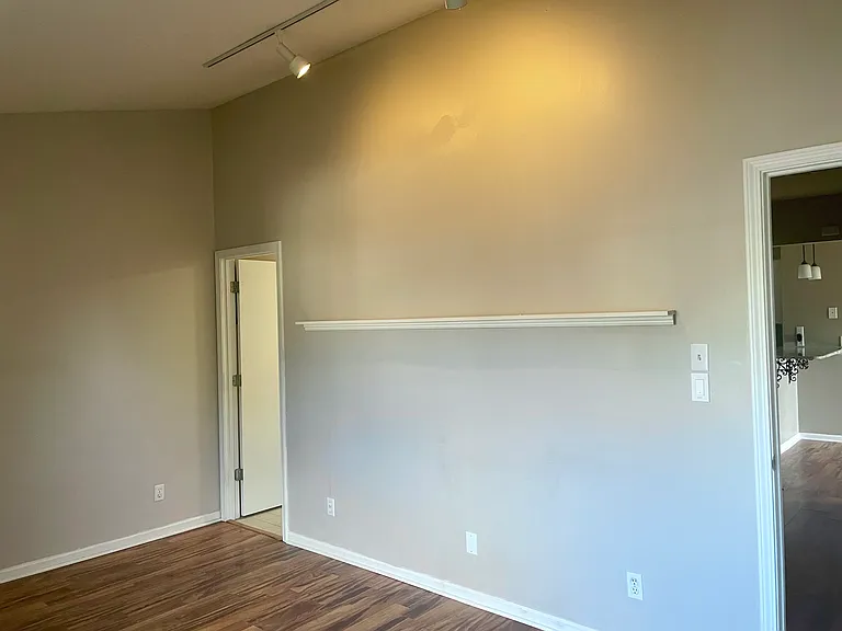 190 W Green Meadows Rd — Photo 19
