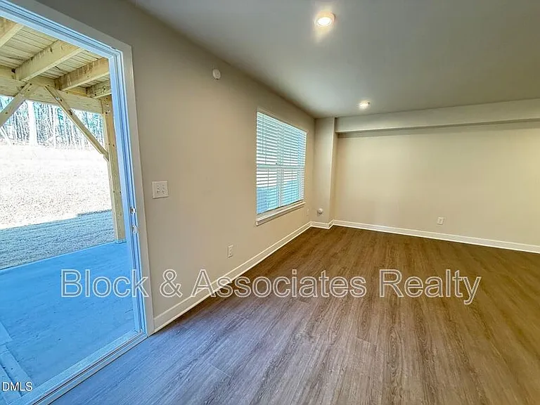 1362 Chowan Ave — Photo 33