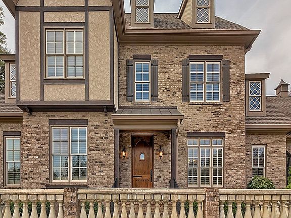 4th image of 608 Lancashire Ct