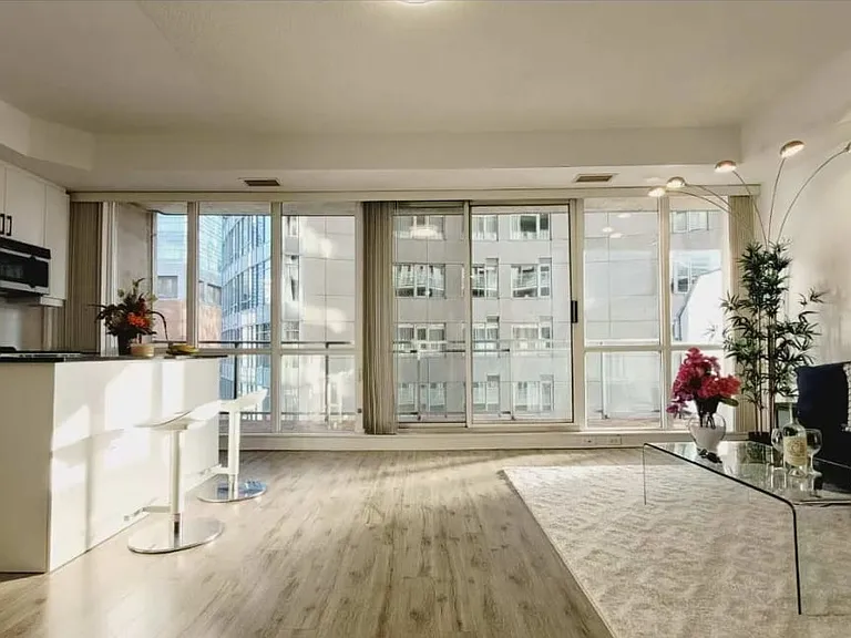 220 Victoria St #1305 — Photo 12