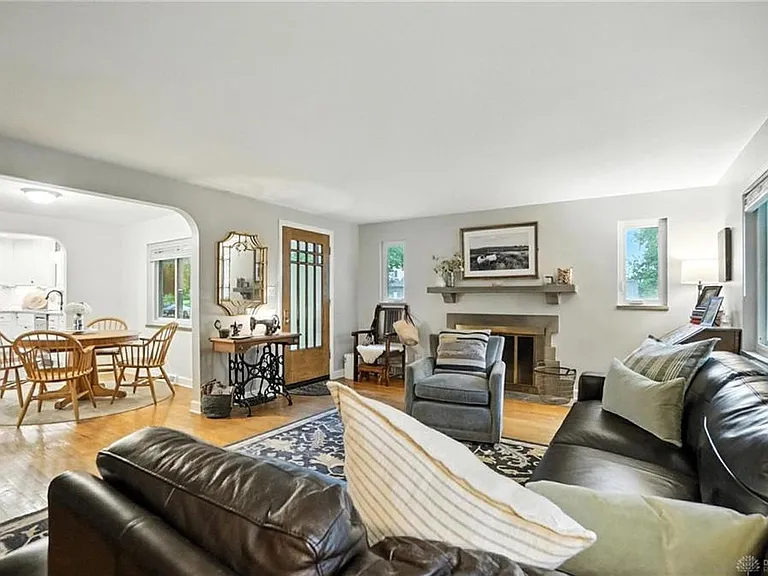 108 Napoleon Dr — Photo 7