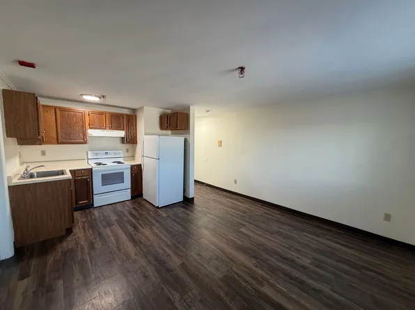 261 Pine St APT 46, Manchester, NH 03103