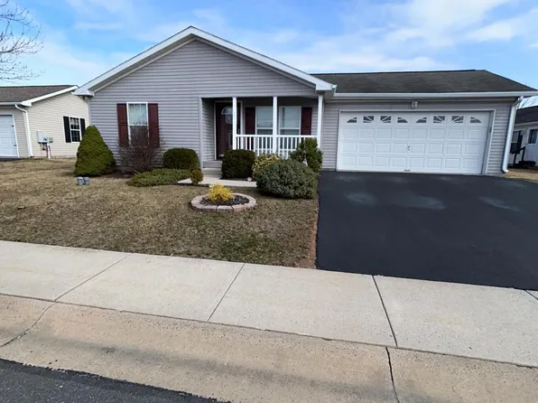 151 Random Rd, Douglassville, PA 19518