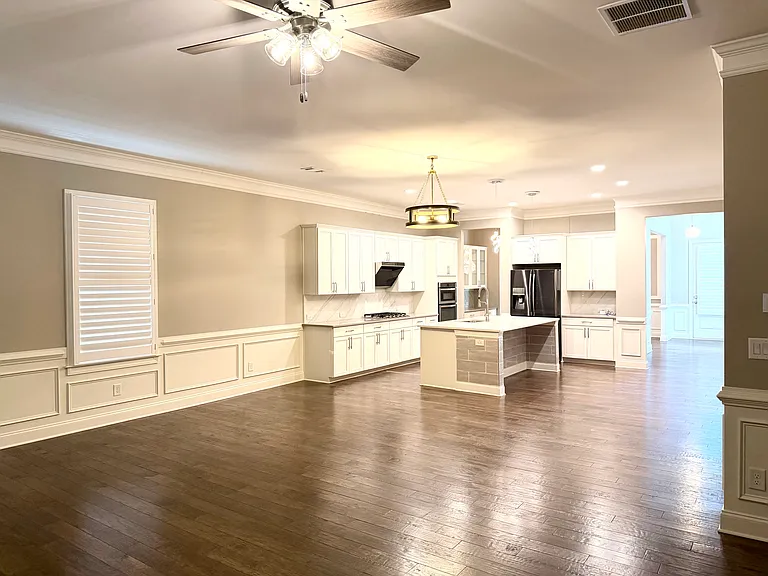 12105 Cameron Dr — Photo 7