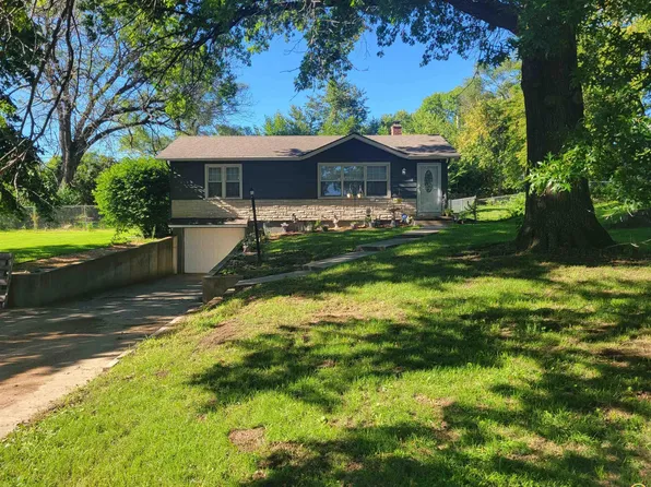 630 NW Sanford Ln, Topeka, KS 66617