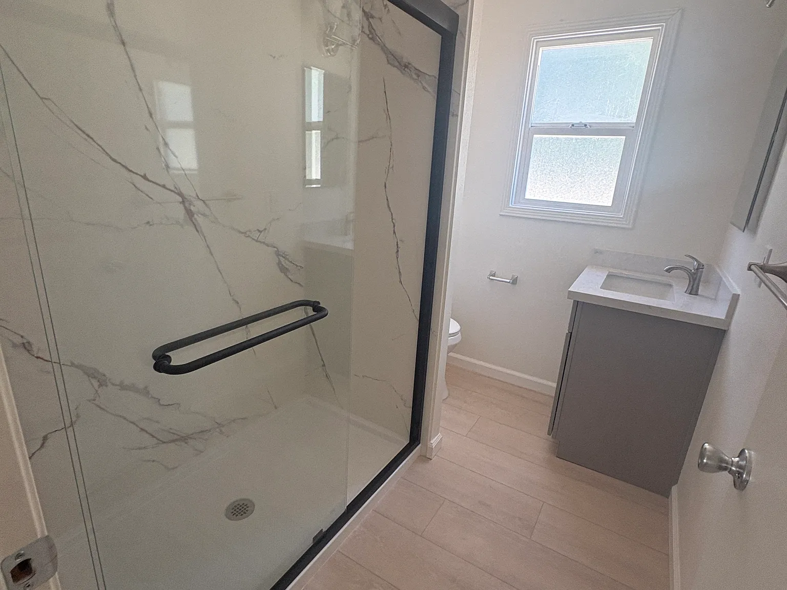 2 bed, 880 sqft, $3,400 — Photo 2