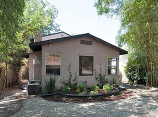690 E Palm St, Altadena, CA 91001