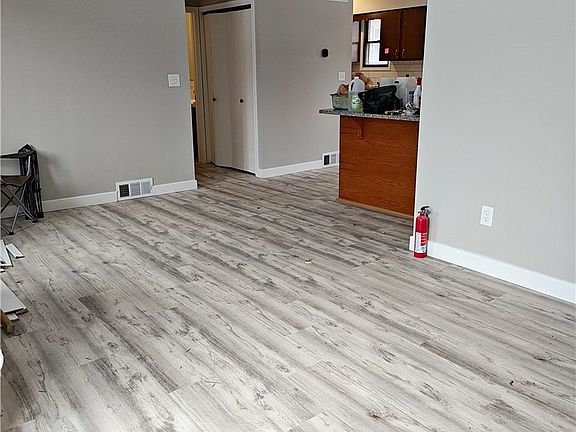 4th image of 13885 Beard Rd