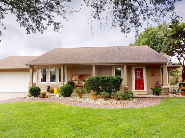 2 Ginger Cove Rd, Valley, NE 68064